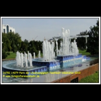 16752 14079 Platz der Unabhaengigkeit Taschkent Usbekistan 2010.JPG